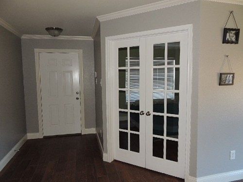 2nd image of 3044 Yoakum St