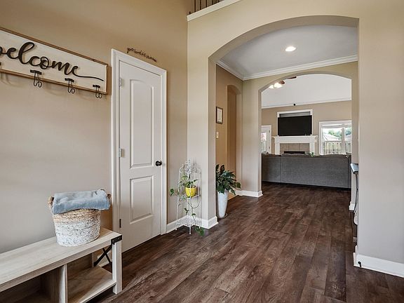5th image of 180 Whispering Meadows Dr