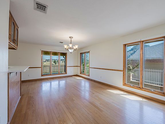 5th image of 8418 Golf Club Cir
