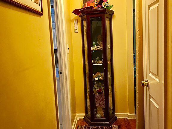 5th image of 530 Taylor Ave