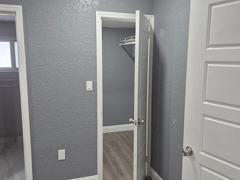 5939 NE 1st Ave — Photo 7