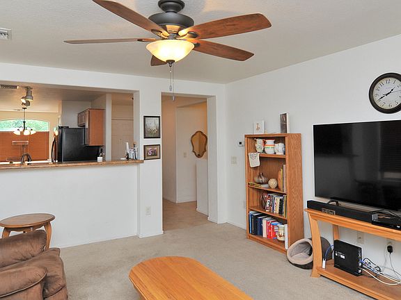 3rd image of 7904 N Jewelflower Dr