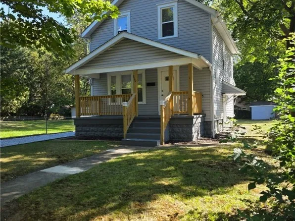 899 Davis St, Akron, OH 44310