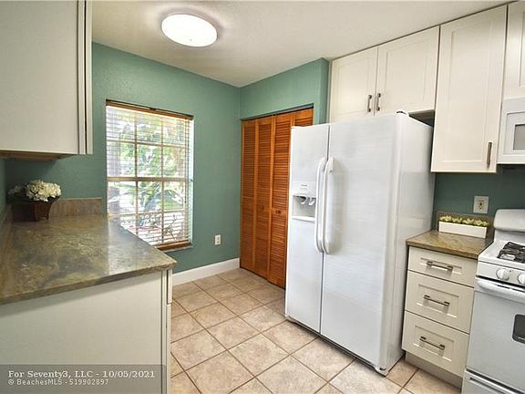 4th image of 8977 NW 53rd Ct #8977