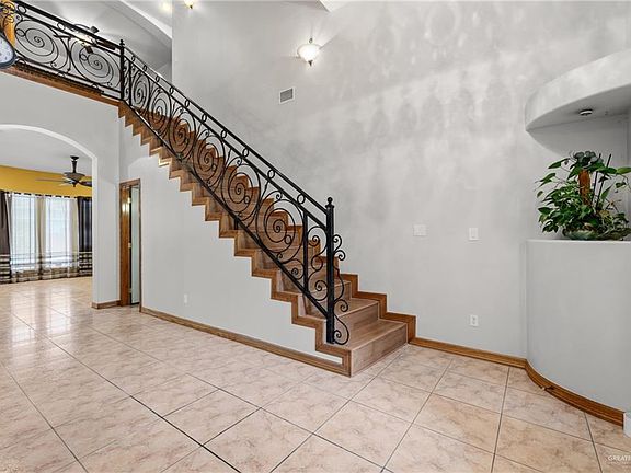 5th image of 3300 Santa Monica