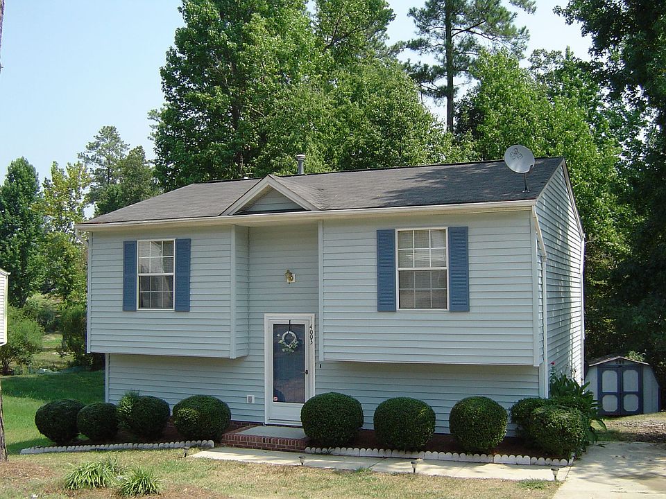 Front of 4003 Tyne Dr.