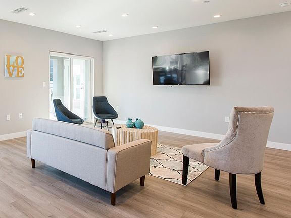 5th image of 1751 N Las Palmas Ave #201