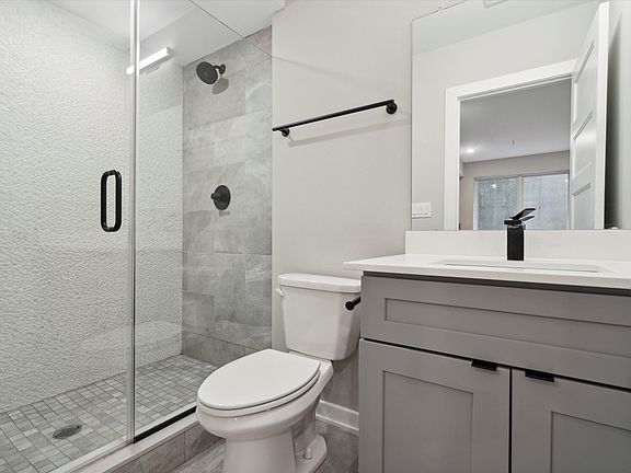 5th image of 1710 Cambridge St #1