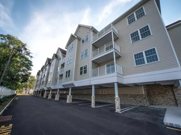 28 Lake St APT 203, Jamesburg, NJ 08831