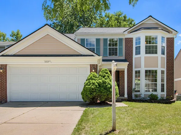 3227 Roon The Ben Dr, Ann Arbor, MI 48108
