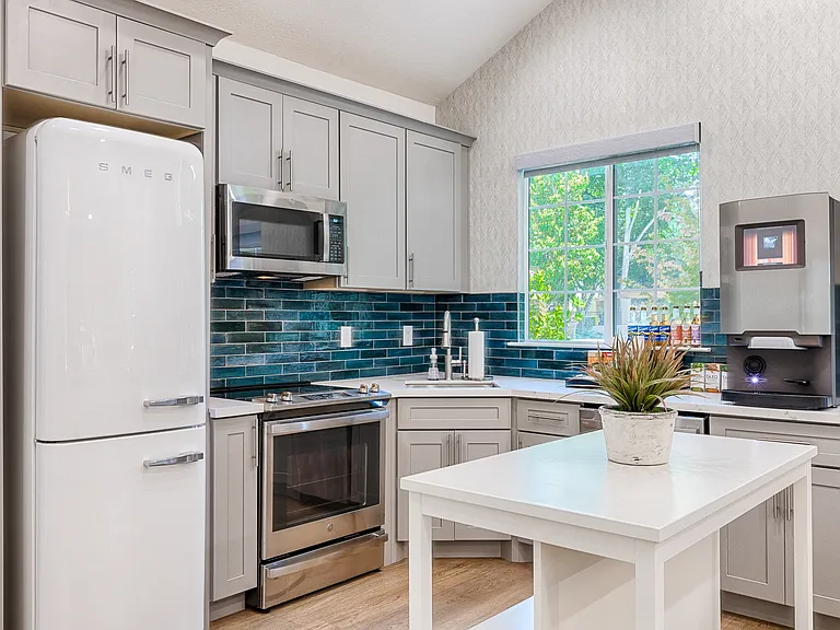 Larkspur Woods Apartment Homes — Photo 3