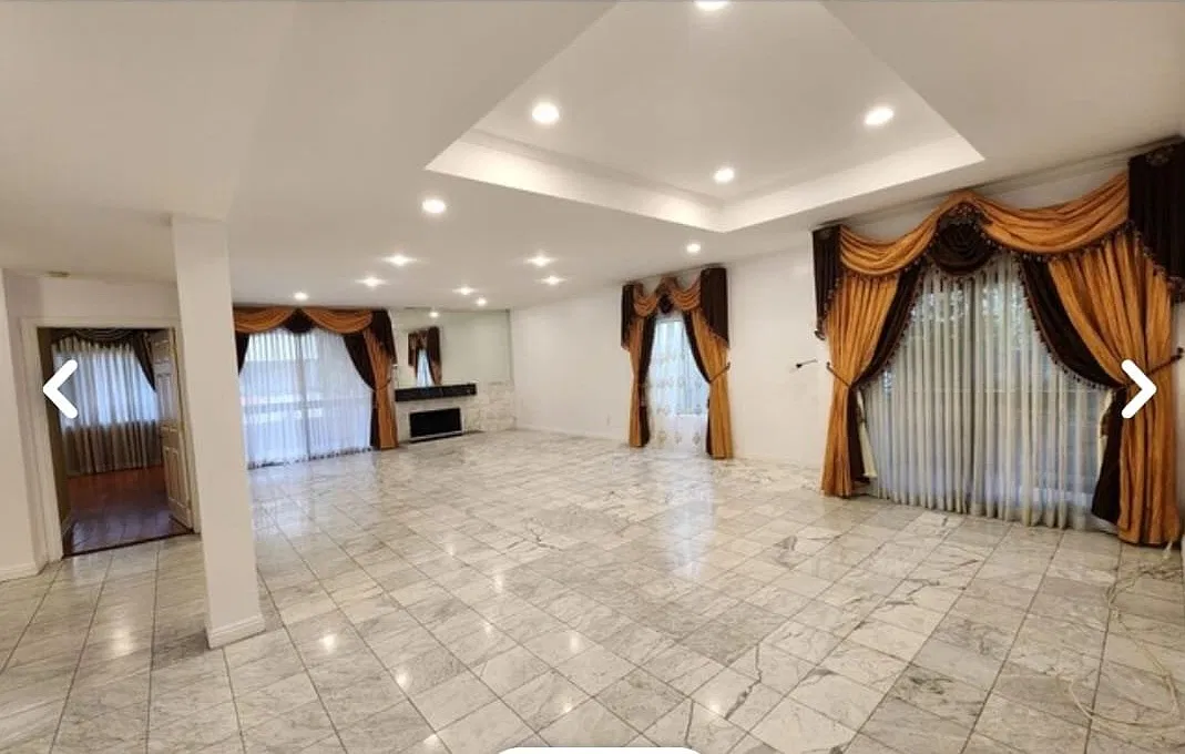 Condominium — Photo 1