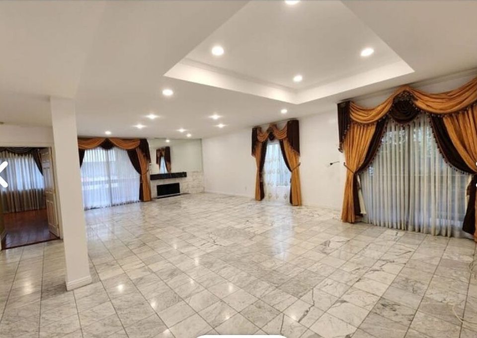 1st image of 5237 Newcastle Ave APT 106