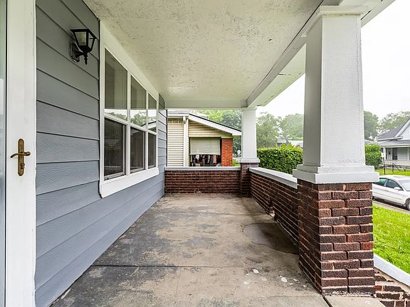 5th image of 3652 N Kenwood Ave