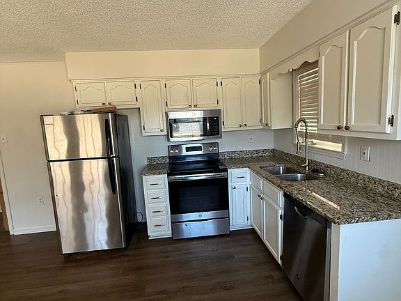 4th image of 7176 Pam Dr