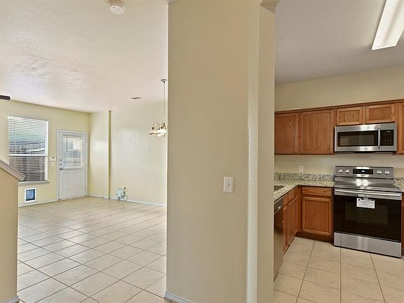 3rd image of 10648 Astor Dr