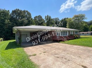 155 W 7th Ave, Lobelville, TN 37097