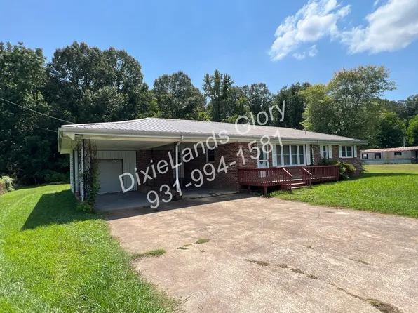 155 W 7th Ave, Lobelville, TN 37097