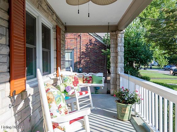 3rd image of 2646 Drayton Dr