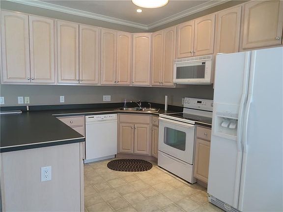 5th image of 105 Independence Dr