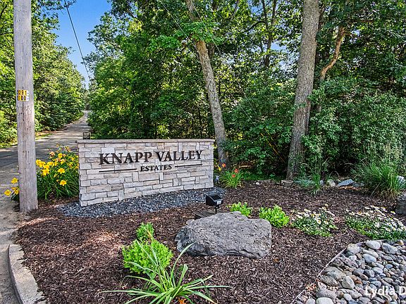 2nd image of 4282 Knapp Valley Ct NE