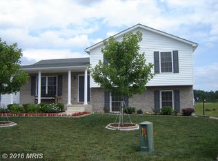 65 Alaura Ct, Bunker Hill, WV 25413