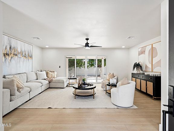 3rd image of 709 E ROYAL PALM Road