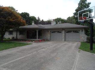 660 Lawnwood Dr, Greenwood, IN 46142
