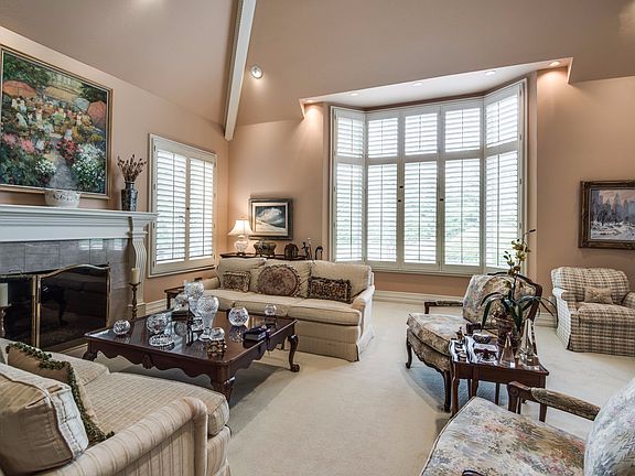 5th image of 3805 Fox Glen Dr