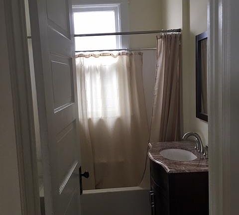 5th image of 810 Holly Ave #1