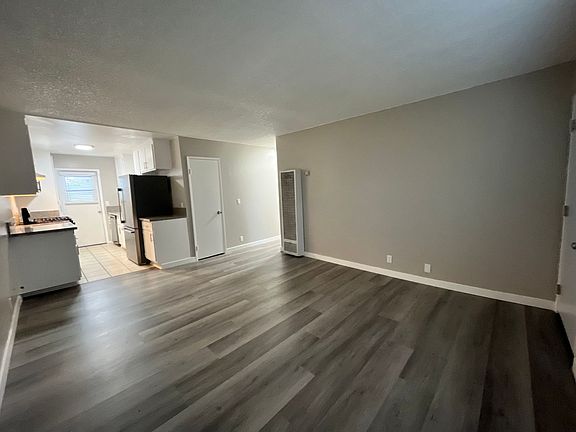 3rd image of 1060 Grand Ave APT 1