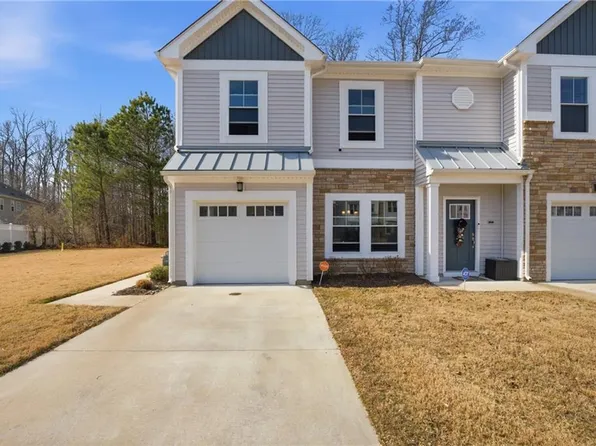 1002 Opal St #104, Suffolk, VA 23435