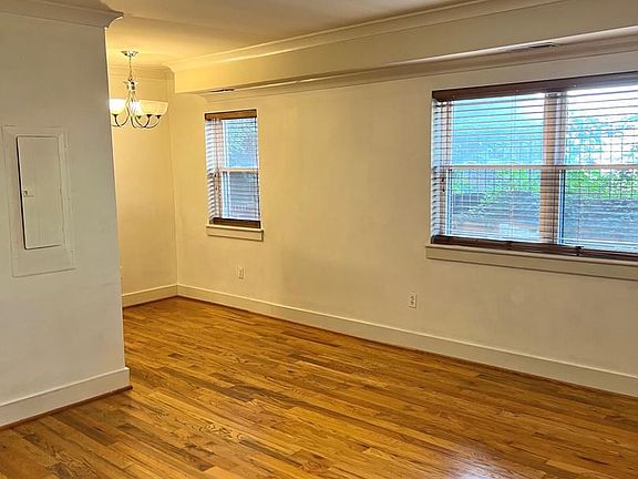 5th image of 2615 4th St NE APT 105