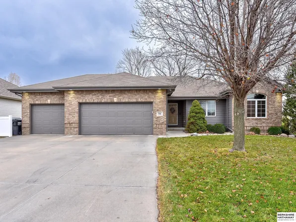 7321 S 93rd St, La Vista, NE 68128