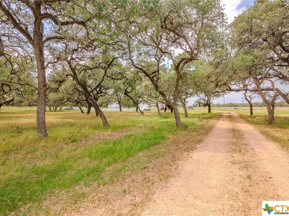 4132 County Road 436, Yoakum, TX 77995