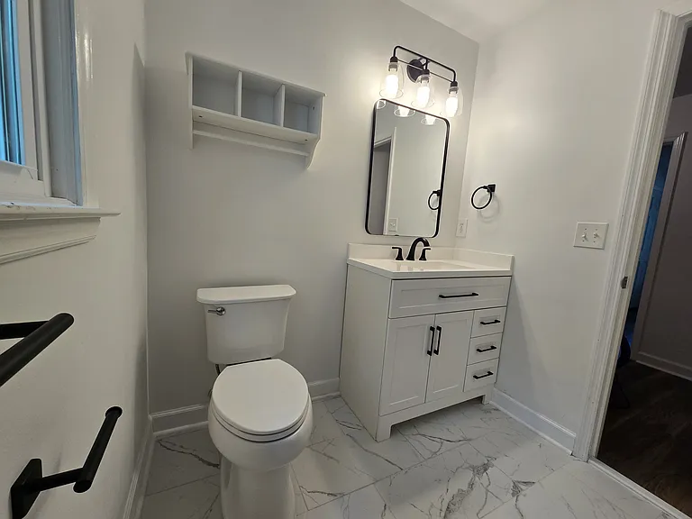 Upstairs hall bathroom