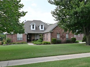 2079 N Hartford Dr, Fayetteville, AR 72701