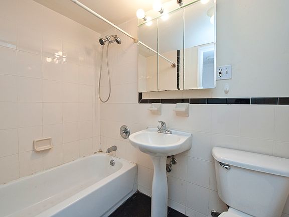 4th image of 1443 28th Ave APT 4