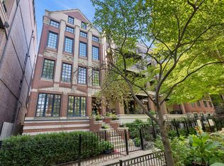 841 W Buckingham Pl #1, Chicago, IL 60657