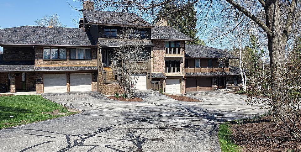 1st image of 1120 Aspen Ct #B