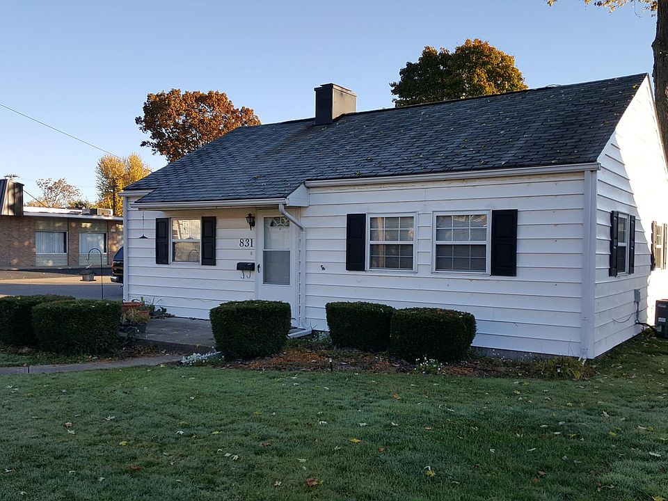 1st image of 831 Tuscarawas Ave NW