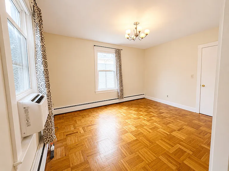 135-139 Pearl St #4 — Photo 6