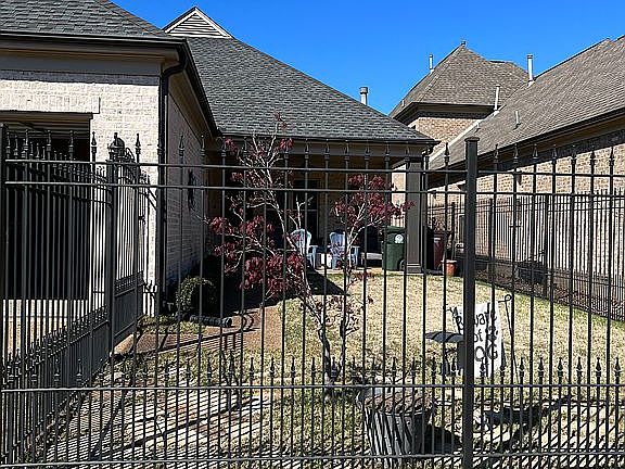 3rd image of 1025 Ostlers Way