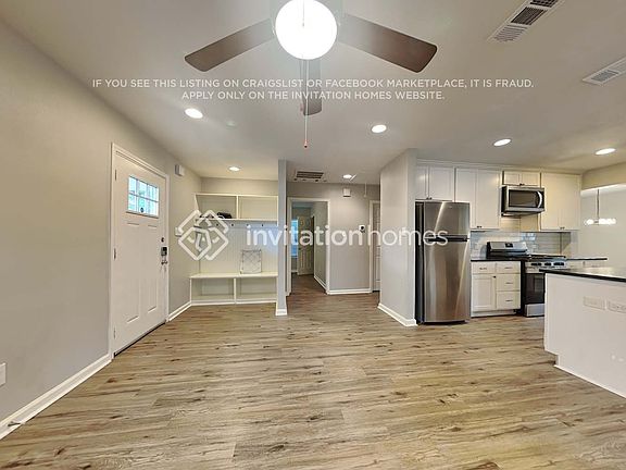 3rd image of 320 W Avenue G