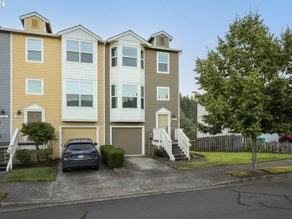 353 NW Battaglia Ave, Gresham, OR 97030