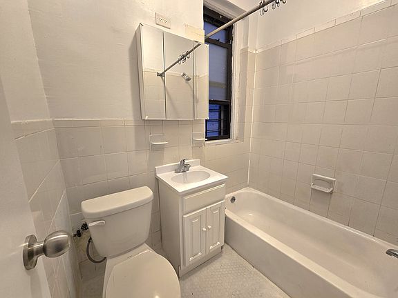 5th image of 2530 Ocean Ave #D14