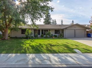 2361 24th Ave, Kingsburg, CA 93631