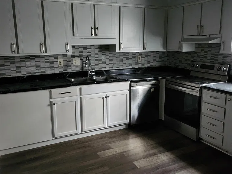 300 Carolina B11 Ave — Photo 12