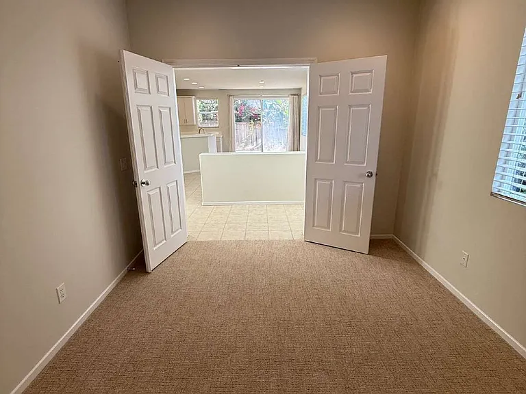 6446 Alexandri Cir — Photo 11