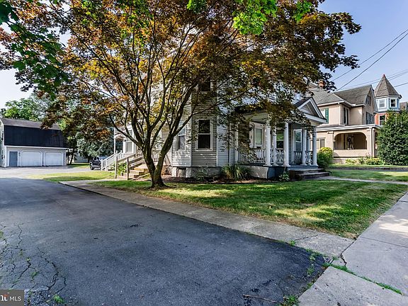 3rd image of 302 W King St